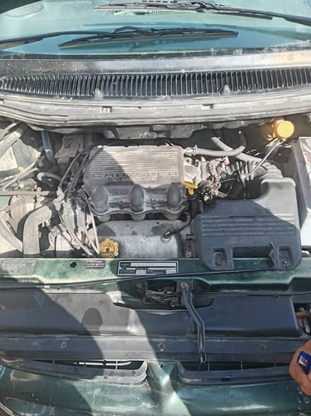 دودج كرفان 1996 - صورة 4