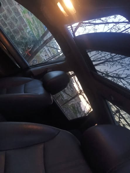 كيا سورينتو 2010 - صورة 4