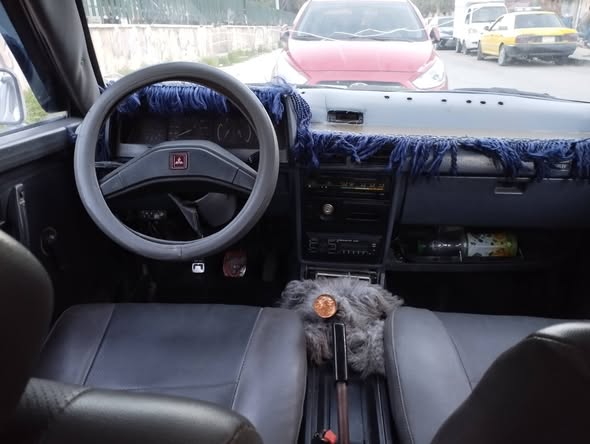 ميتسوبيشي لانسر 1983 - صورة 4