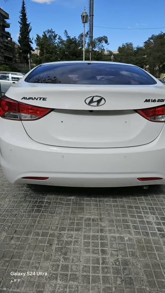 هيونداي إلنترا 2012 - صورة 2