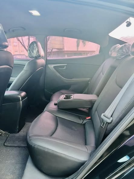 هونداي افانتي 2012 - صورة 2