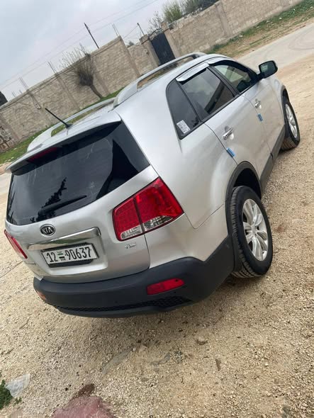 كيا سيرنتو 2011 - صورة 3