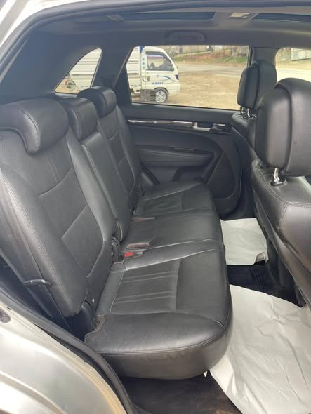 كيا سيرنتو 2011 - صورة 4