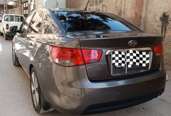 كيا فورتي 2010 - صورة 2