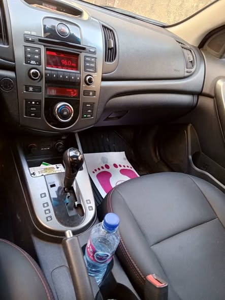 كيا فورتي 2010 - صورة 4