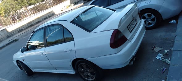 ميتسوبيشي لانسر 1998 - صورة 1