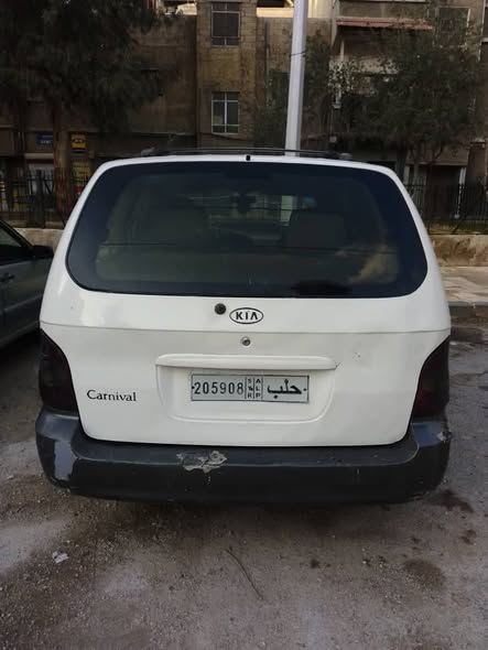 كيا كرنفال 2005 - صورة 2