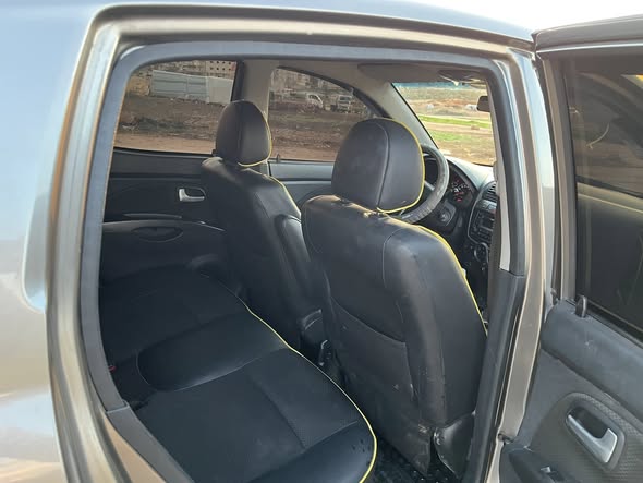 كيا مورنغ 2011 - صورة 4