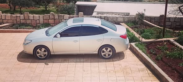 هيونداي افانتي 2011 - صورة 1