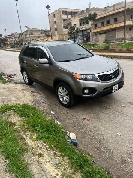 كيا سورنتو 2011 - صورة 3