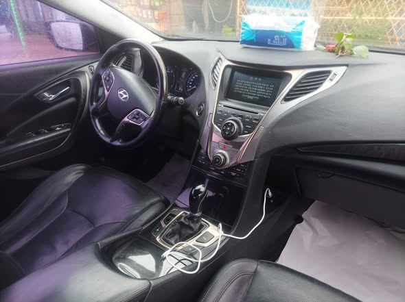 هيونداي ازيرا 2012 - صورة 4