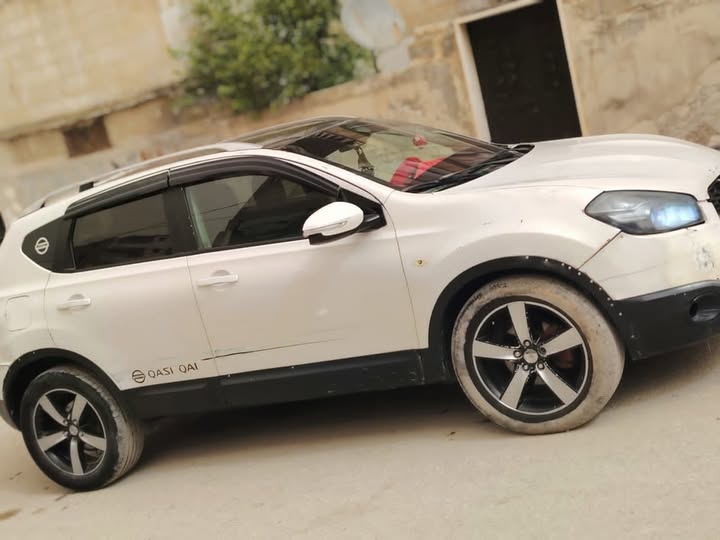 نيسان قشقاي 2013