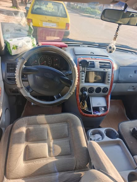 كيا كرنفال 2005 - صورة 3