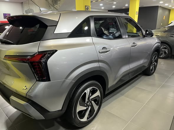 ميتسوبيشي اكس فورس 2026 - صورة 4