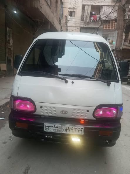 كيا تاونر 2002 - صورة 1