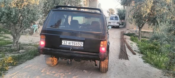 جيب شيروكي 1999 - صورة 3