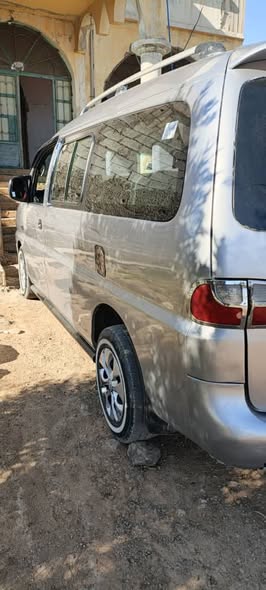 هيونداي ستاريكس 2004 - صورة 1