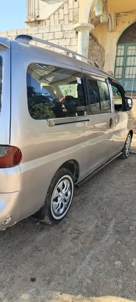 هيونداي ستاريكس 2004 - صورة 3