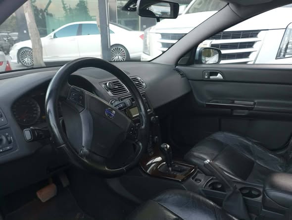 فولفو S40 2008 - صورة 3