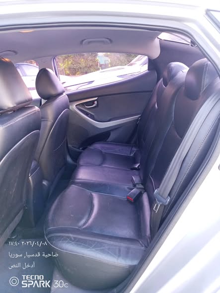 هيونداي افانتي 2012 - صورة 3