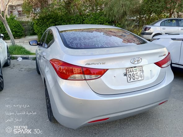 هيونداي افانتي 2012 - صورة 5