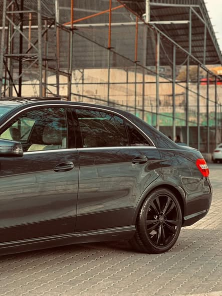 مرسيدس E350 2012 - صورة 3