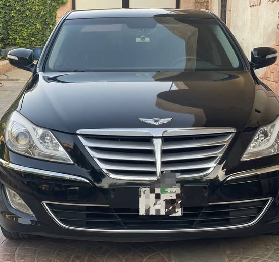 هيونداي جينيسيس 2012