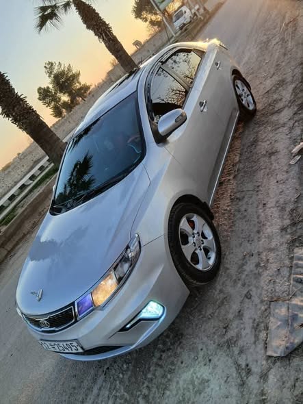 كيا سيراتو 2010 - صورة 2