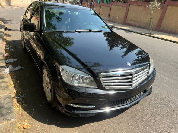 مرسيدس C200 2011 - صورة 2