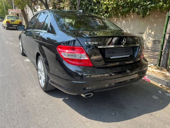 مرسيدس C200 2011 - صورة 4