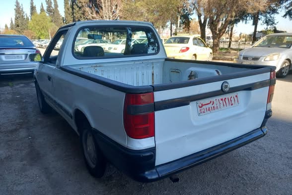 سكودا بيك أب 1996 - صورة 3