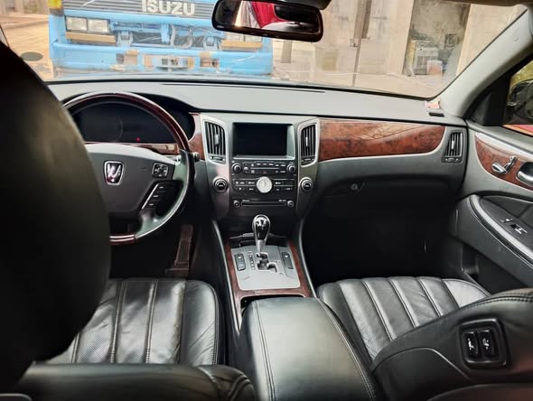 هيونداي ايكوس 2012 - صورة 2