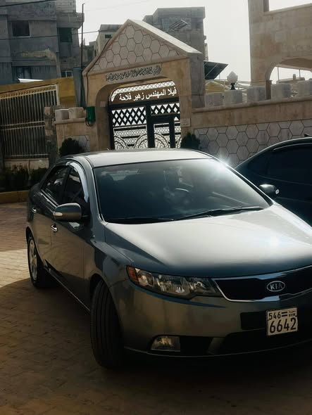 كيا سيراتو 2010 - صورة 1