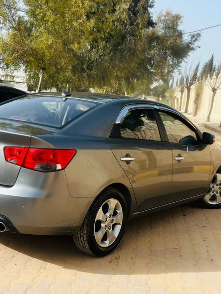 كيا سيراتو 2010 - صورة 5