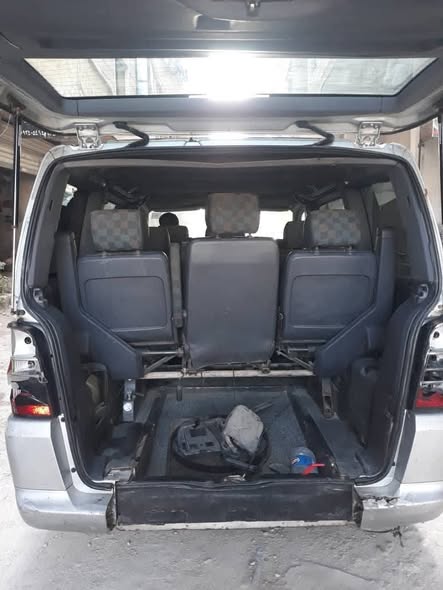 مرسيدس فيتو 2001 - صورة 2