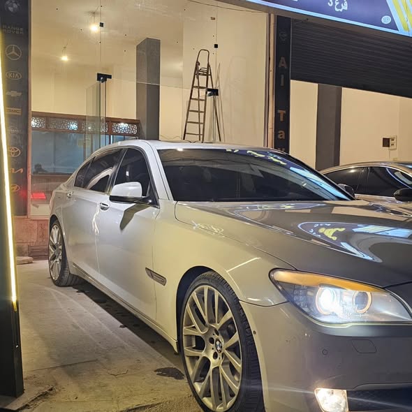 بي إم دبليو 750 2010 - صورة 2