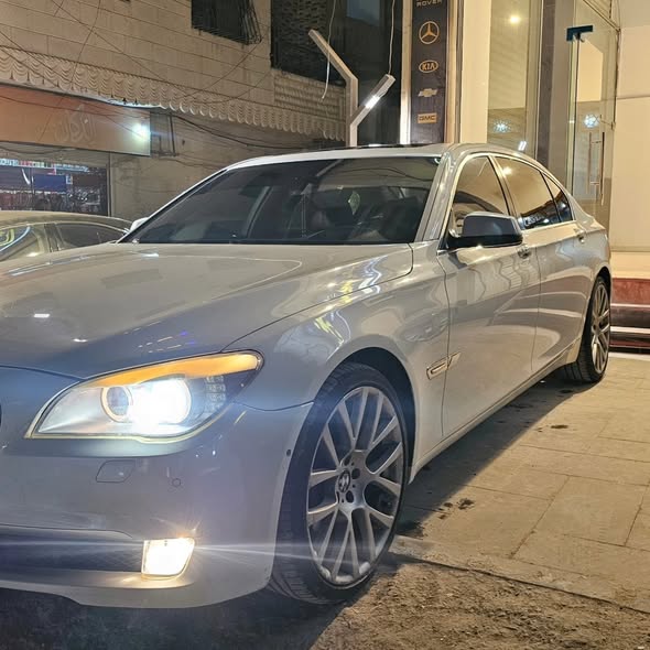 بي إم دبليو 750 2010 - صورة 3