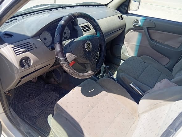 فولكس فاجن سافيرو 2004 - صورة 3