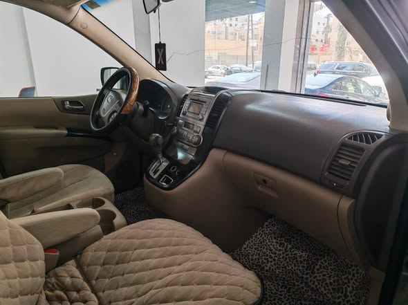 كيا كرنفال 2011 - صورة 4