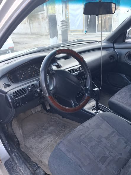 مازدا 323 1993 - صورة 2