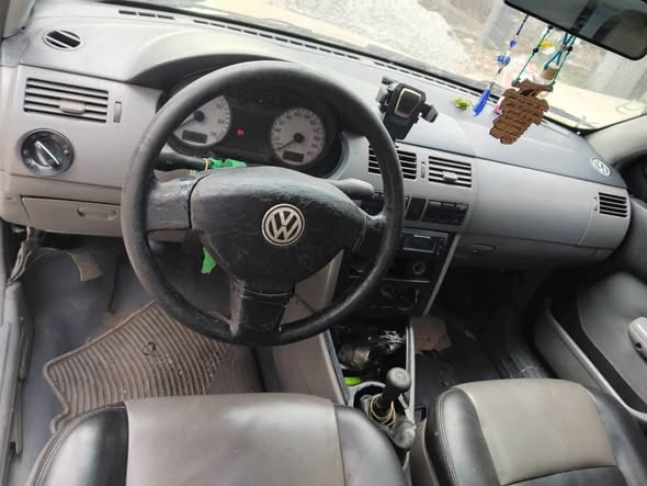 فولكس فاجن سافيرو 2005 - صورة 1