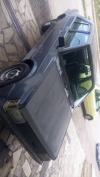 ميتسوبيشي لانسر 1983 - صورة 2