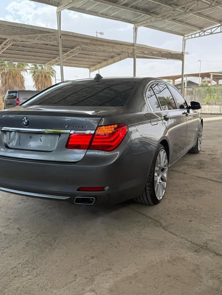 بي ام دبليو 750 2012 - صورة 3