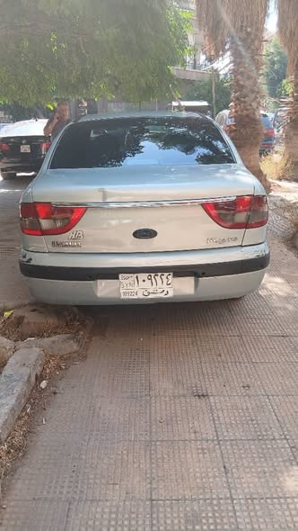 رينو ميغان 2004 - صورة 2