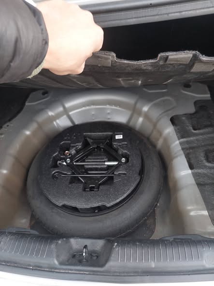 هيونداي أفانتي 2012 - صورة 3