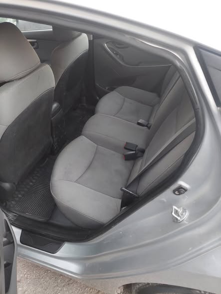 هيونداي أفانتي 2012 - صورة 5