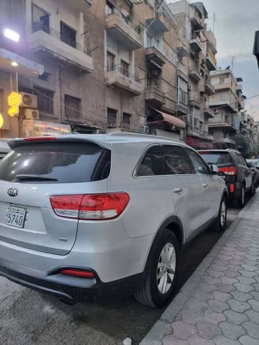 كيا سورينتو 2016