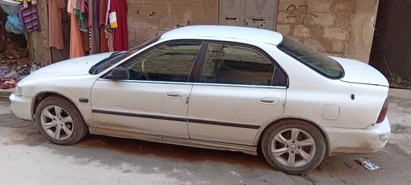 هوندا اكورد 1997 - صورة 3