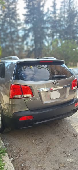 كيا سيرانتو 2011 - صورة 3