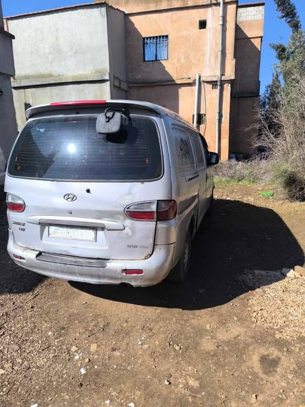 هيونداي ستاركس 1999 - صورة 3